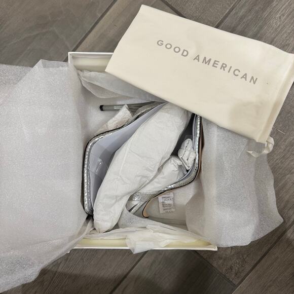 Good American Silver Snake Lucite Sandals US 10 NIB - Picture 5 of 6